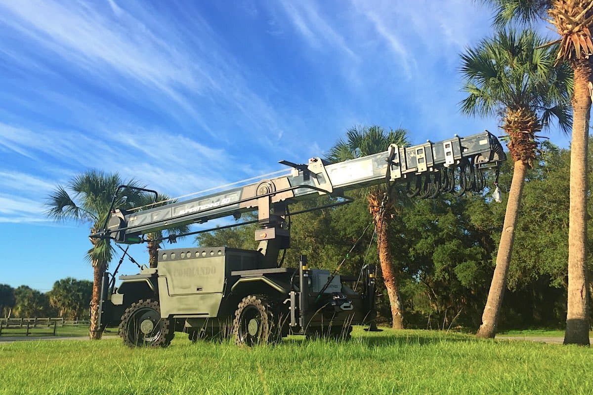 Commando Off-Road Base with crane