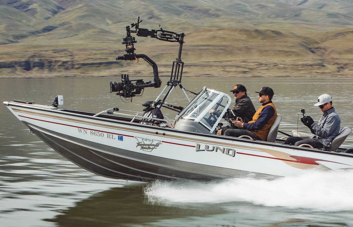 MōVI XL on boat