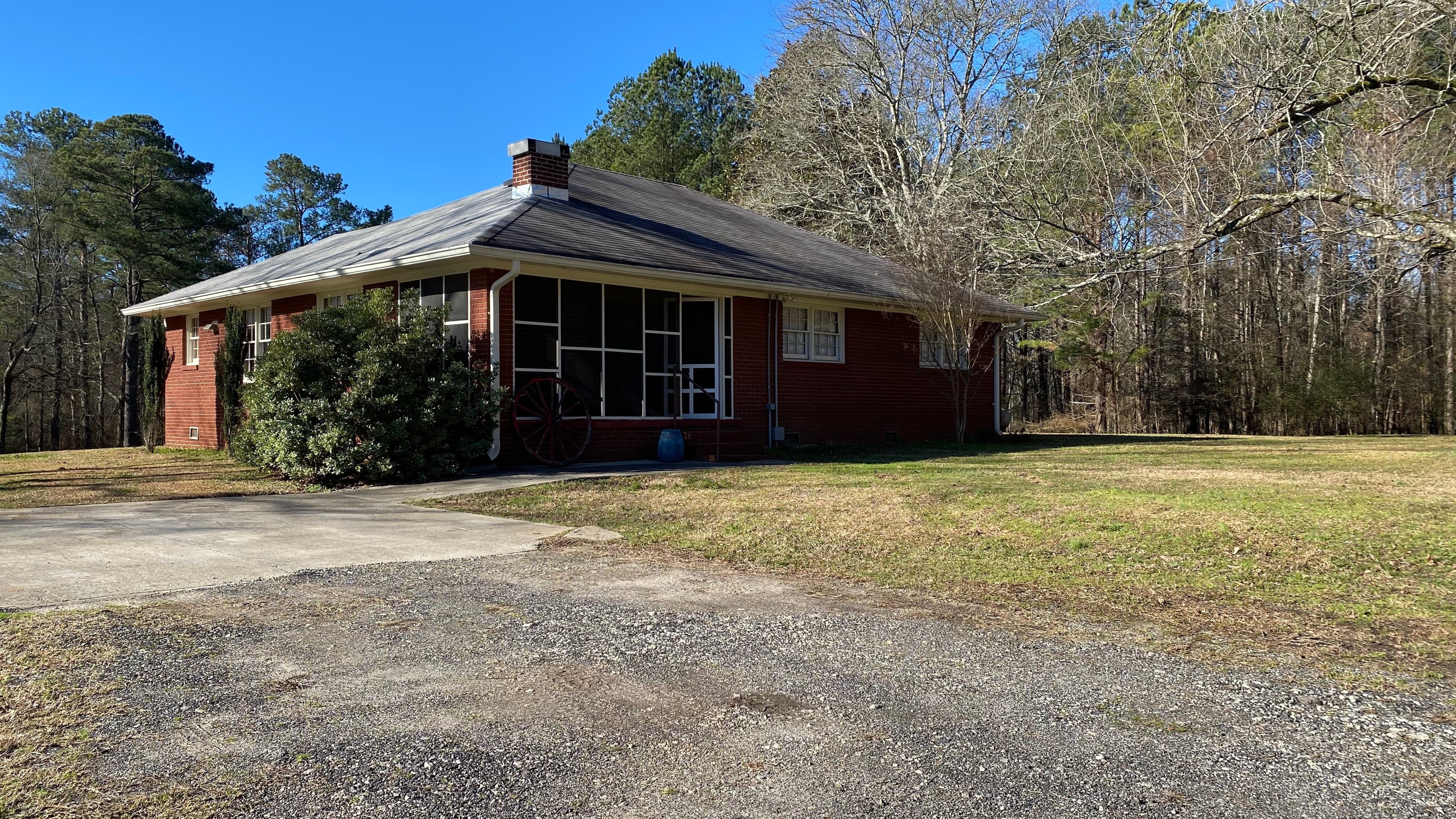 Porter House front with driveway